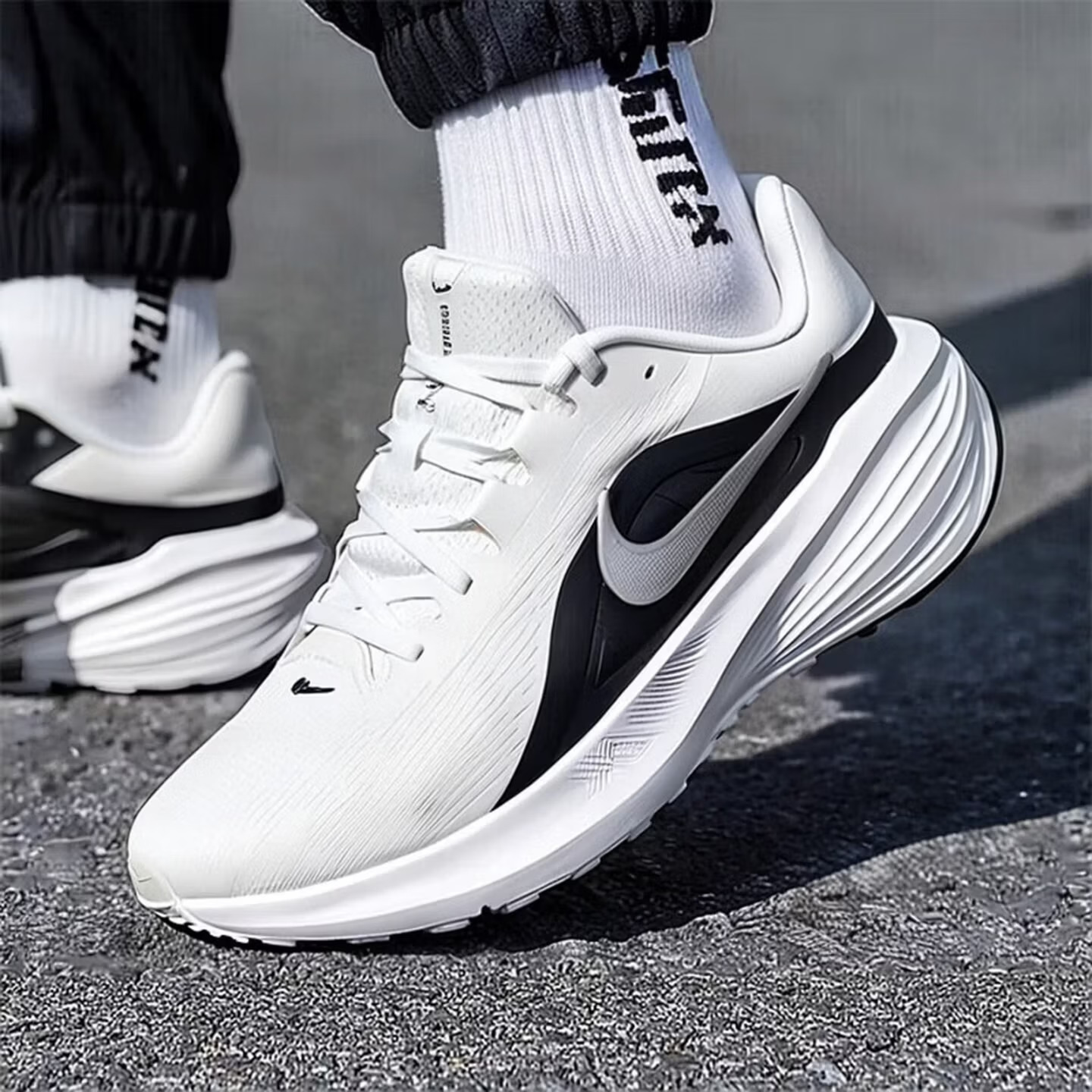 Мужские беговые кроссовки NIKE – обзор и цена Lightweight Road Running Shoes