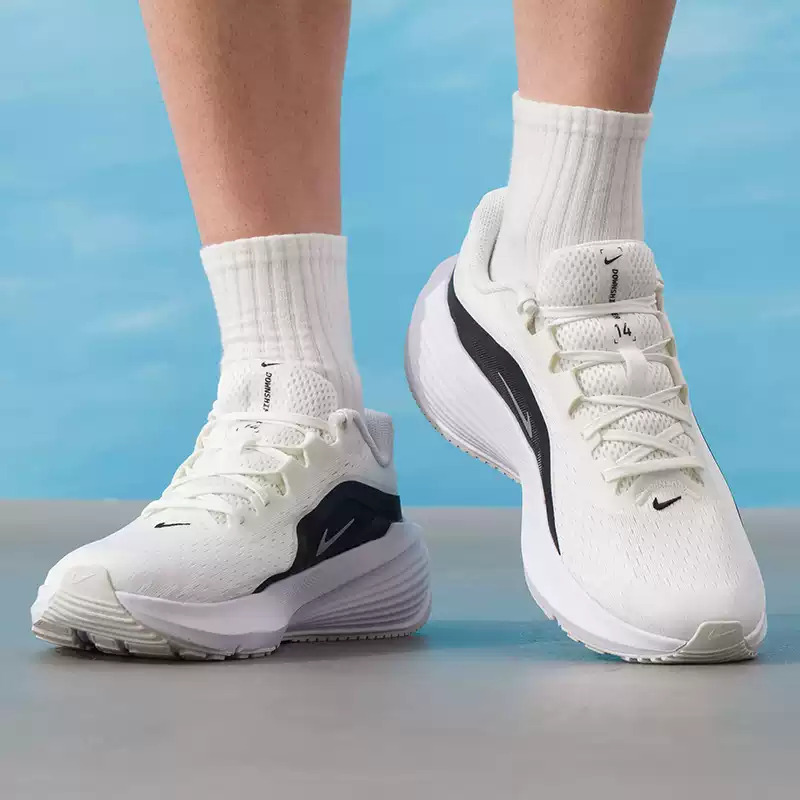 Мужские беговые кроссовки NIKE – обзор и цена Lightweight Road Running Shoes