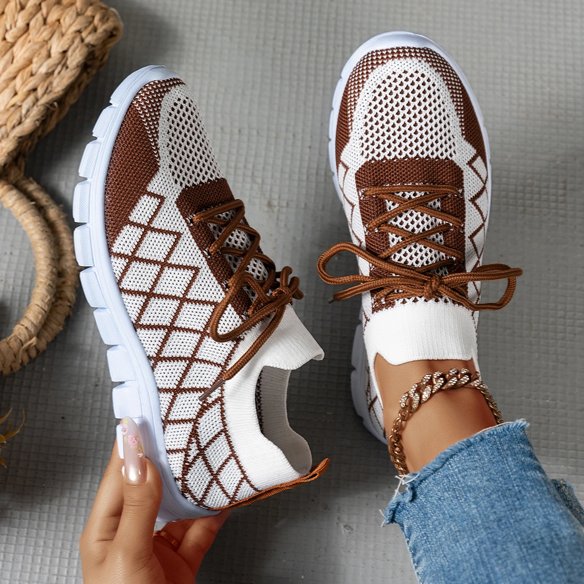 Женские вязаные кроссовки-носк – обзор и цена Knit Fabric Lace Up Sneakers